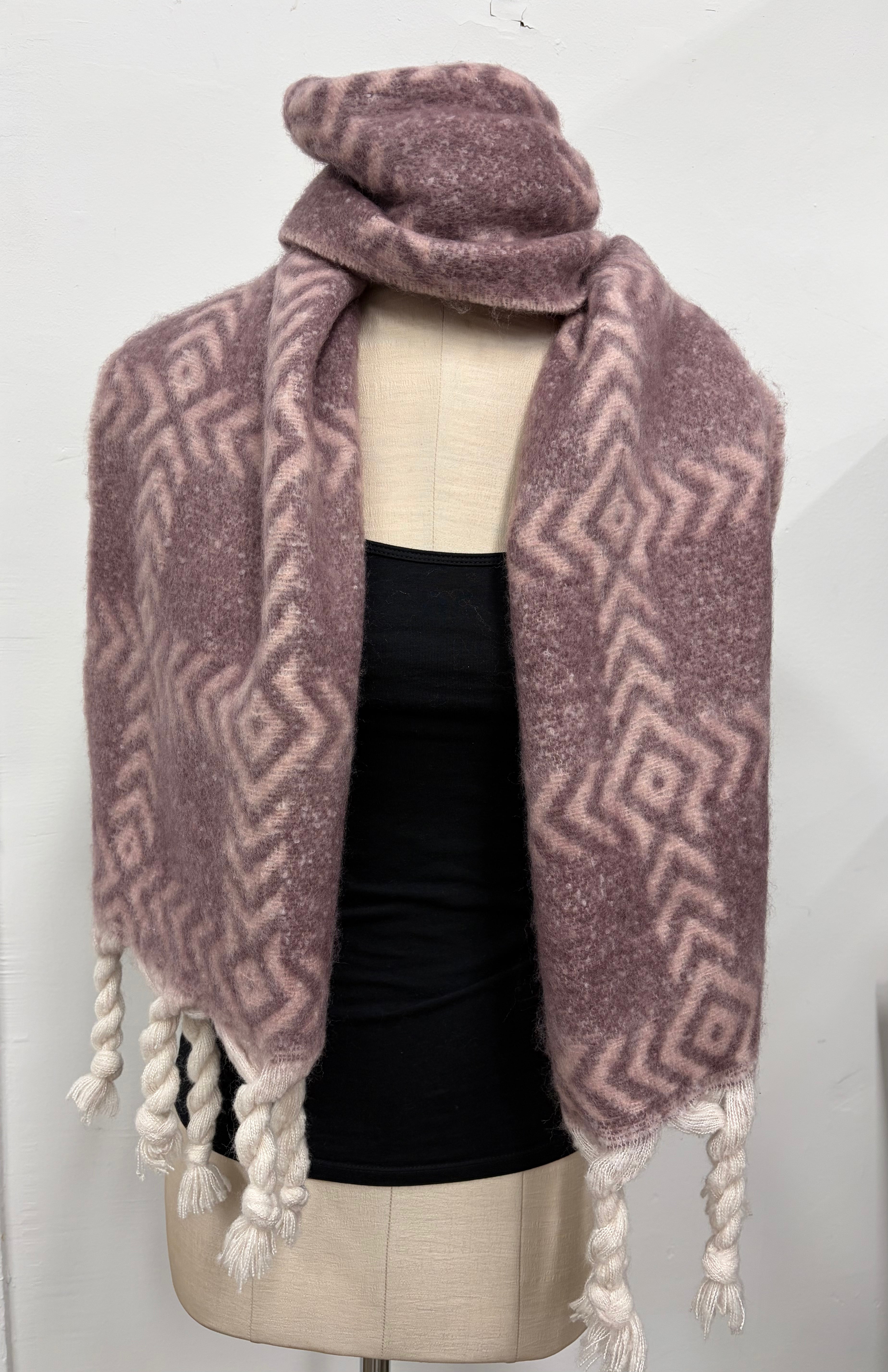 Scarf-Cozy-Grid