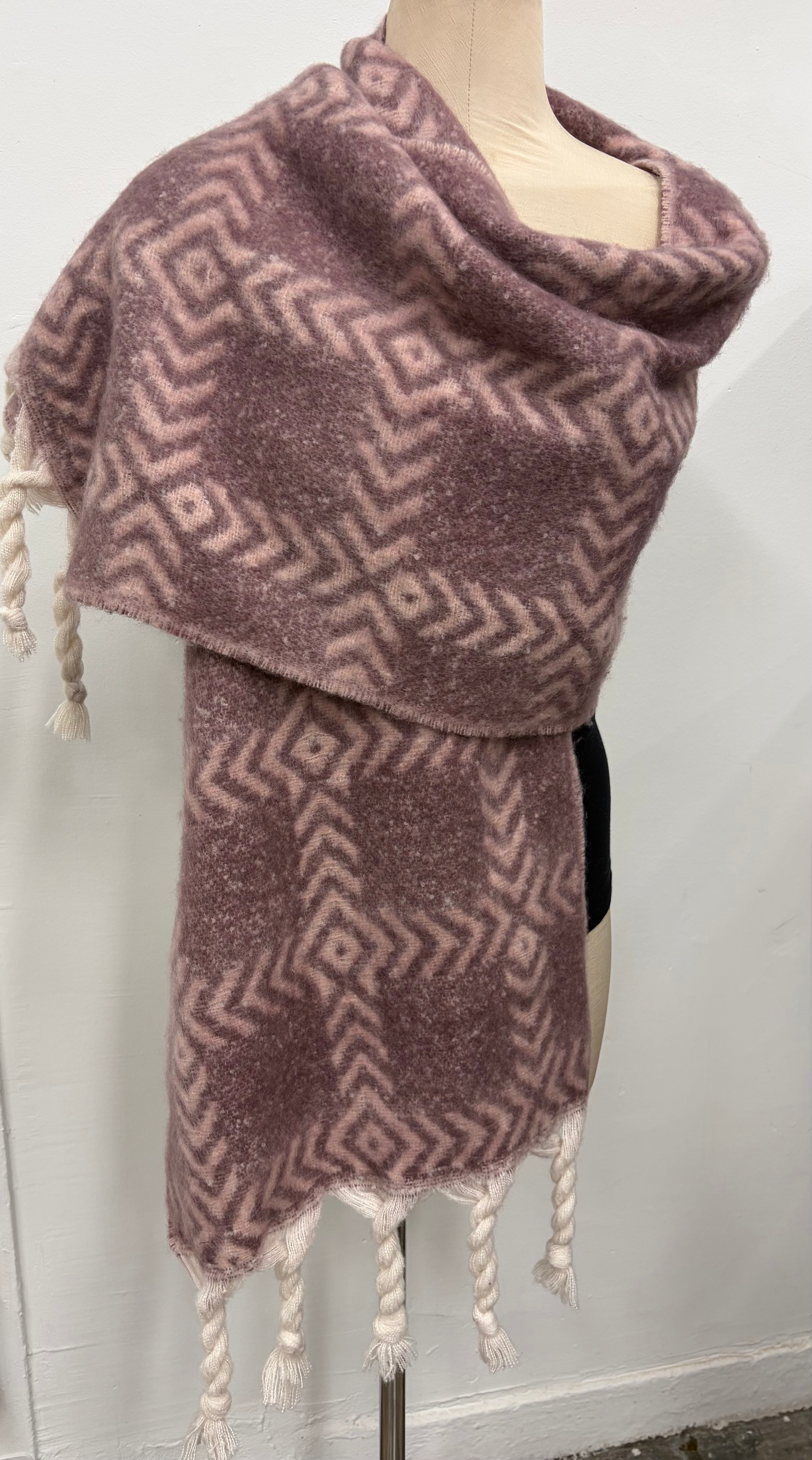 Scarf-Cozy-Grid