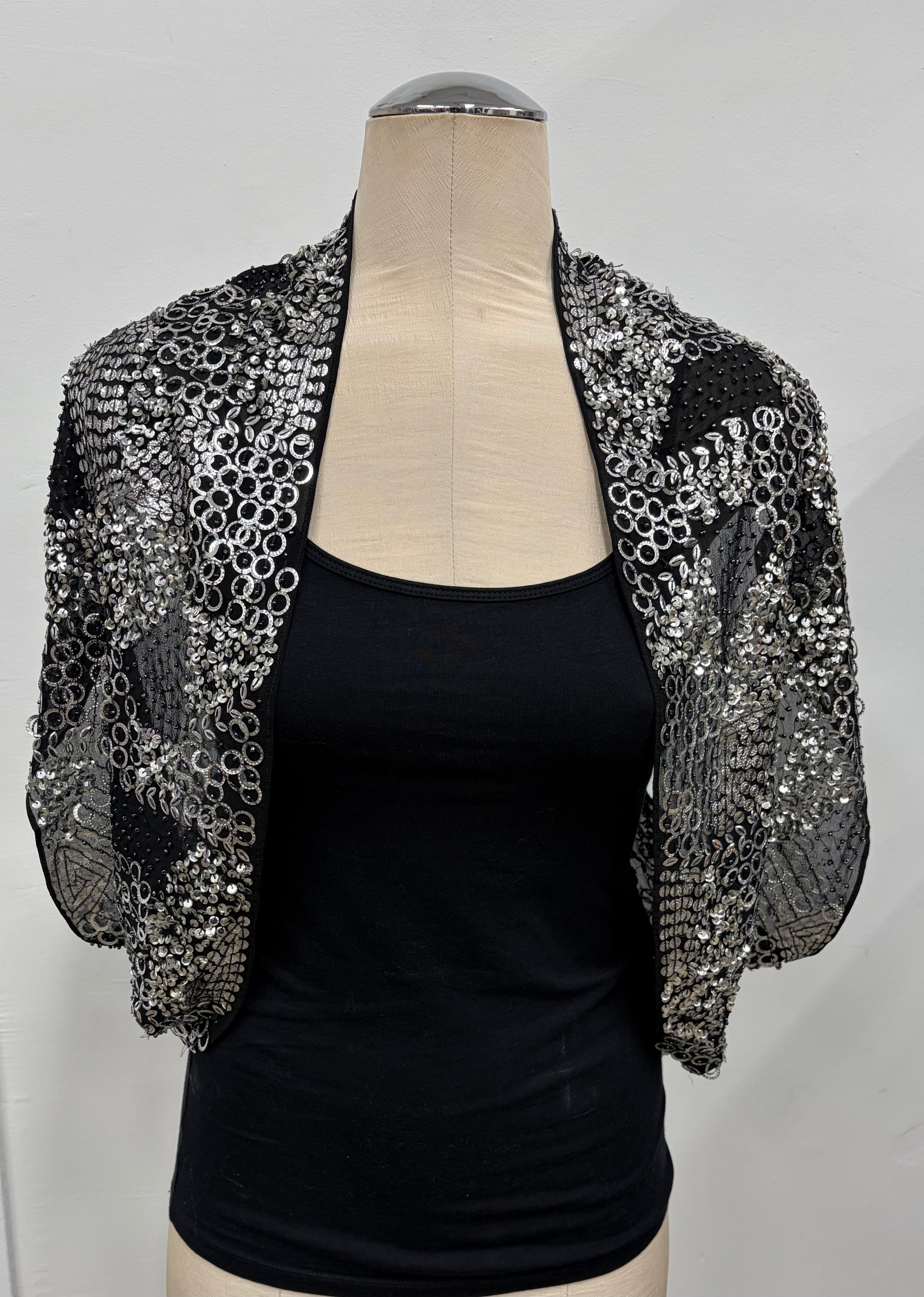 Lilly Shrug Black