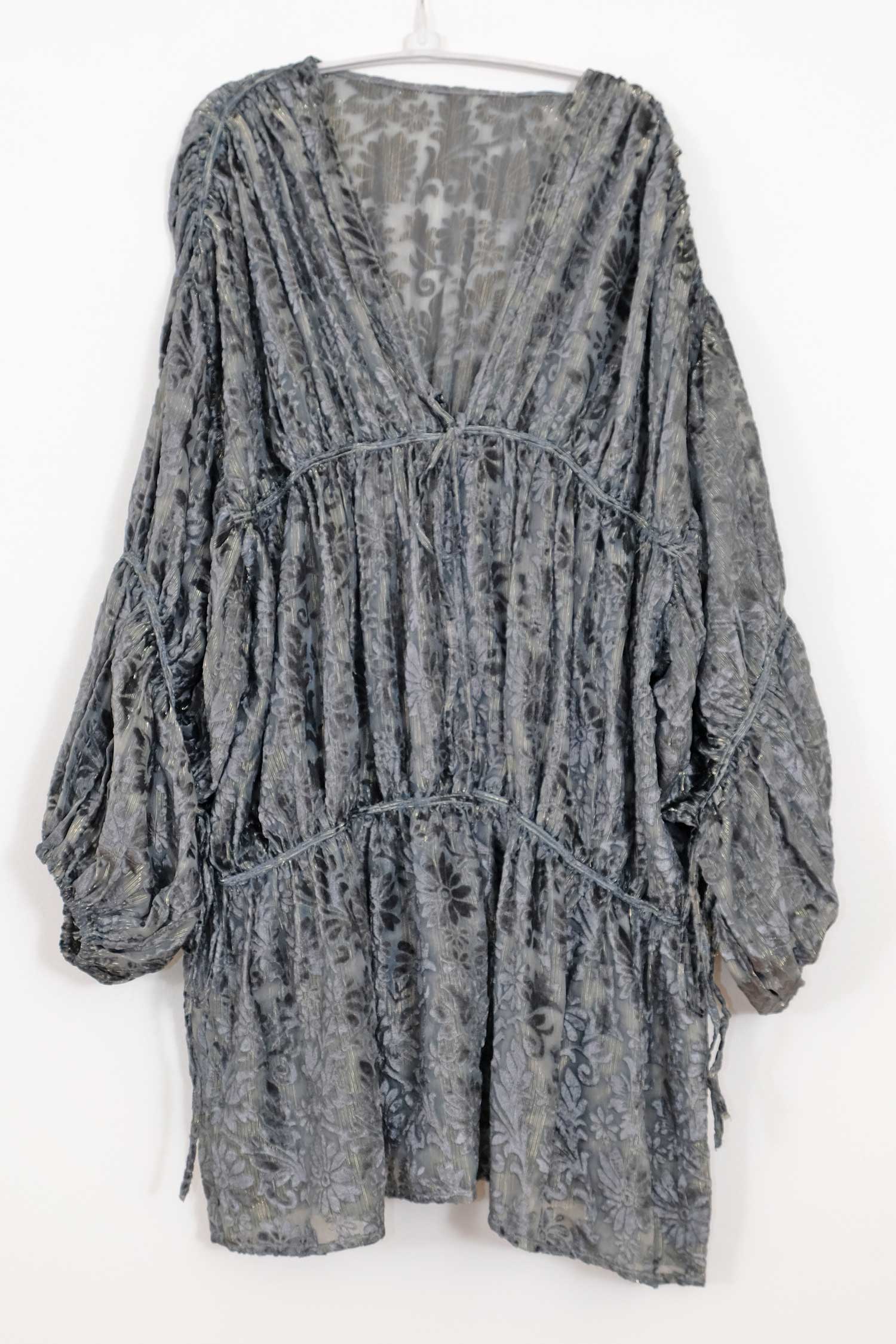 Juliet Velvet Metallic Gray