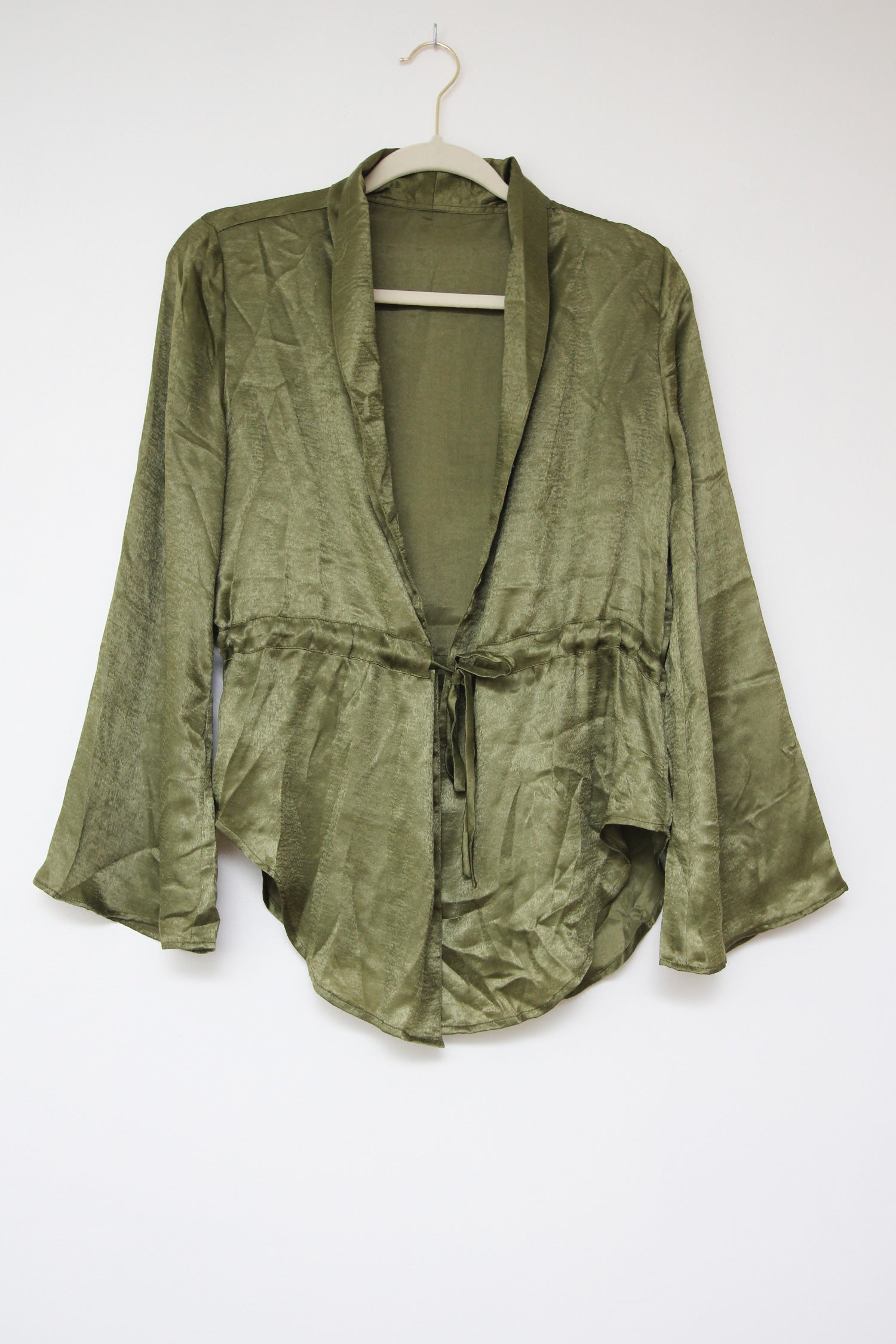 Shrug Kimono Tie Satin Olive